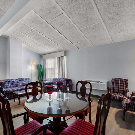 Clarion Inn Falls Church-Arlington Dış mekan fotoğraf
