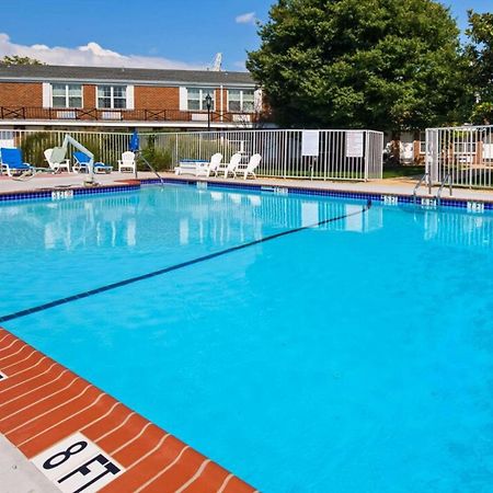 Clarion Inn Falls Church-Arlington Dış mekan fotoğraf