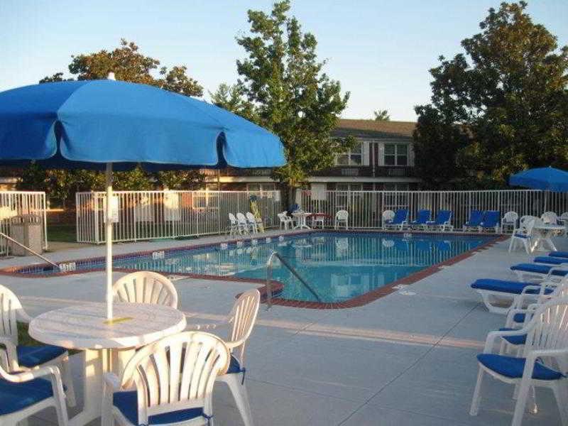 Clarion Inn Falls Church-Arlington Dış mekan fotoğraf