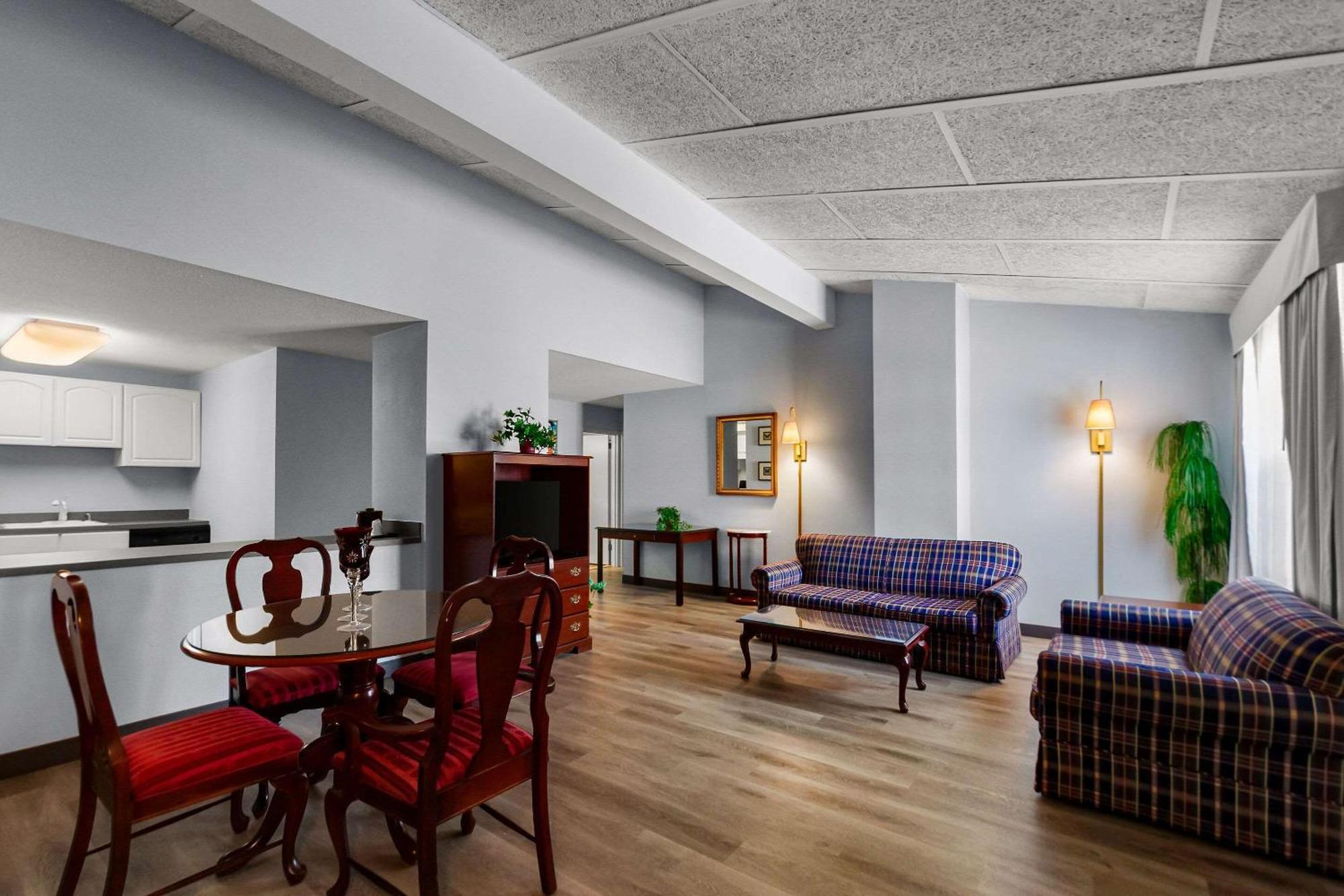Clarion Inn Falls Church-Arlington Dış mekan fotoğraf