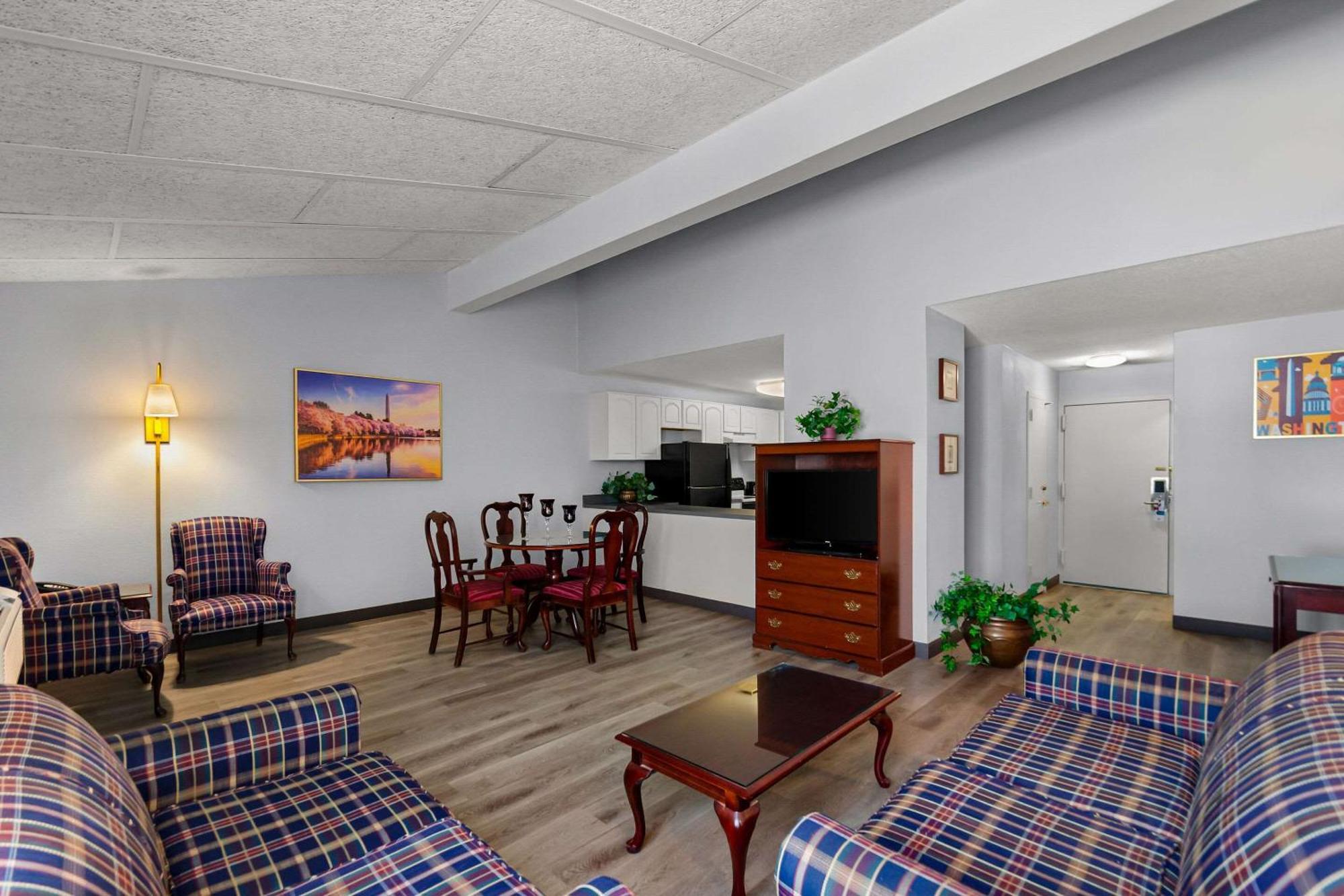 Clarion Inn Falls Church-Arlington Dış mekan fotoğraf