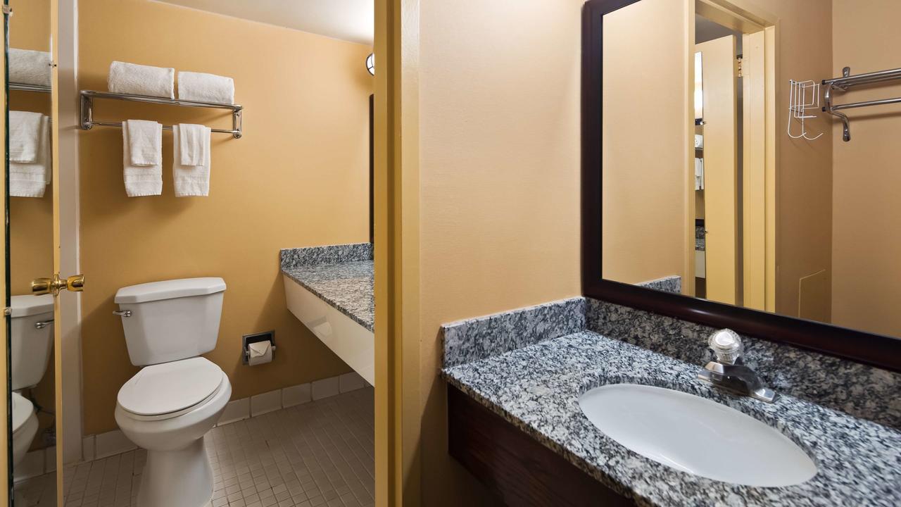 Clarion Inn Falls Church-Arlington Dış mekan fotoğraf