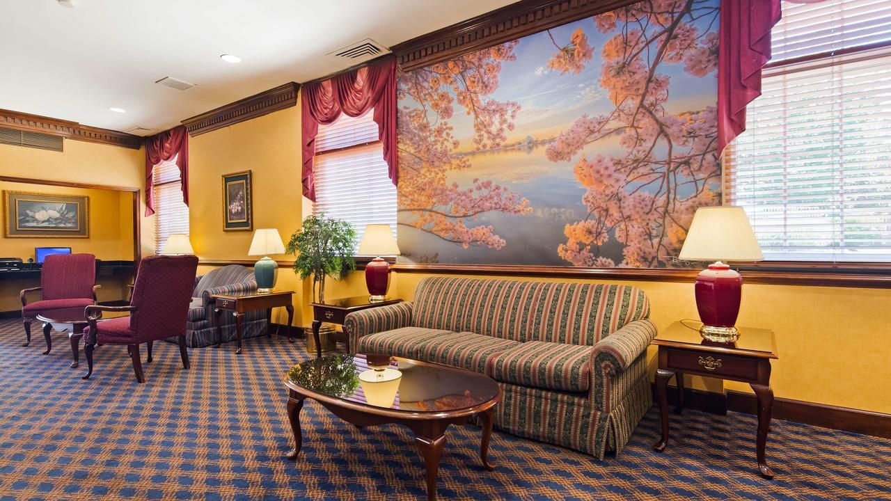 Clarion Inn Falls Church-Arlington Dış mekan fotoğraf