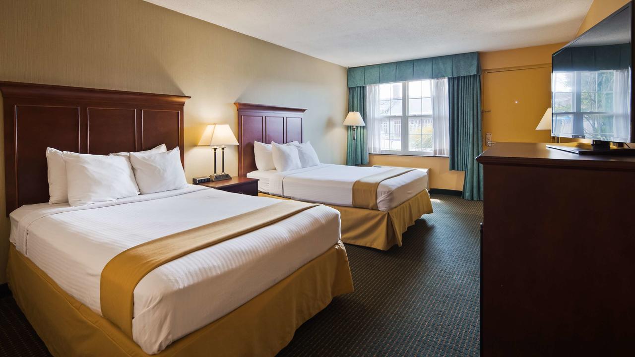 Clarion Inn Falls Church-Arlington Dış mekan fotoğraf
