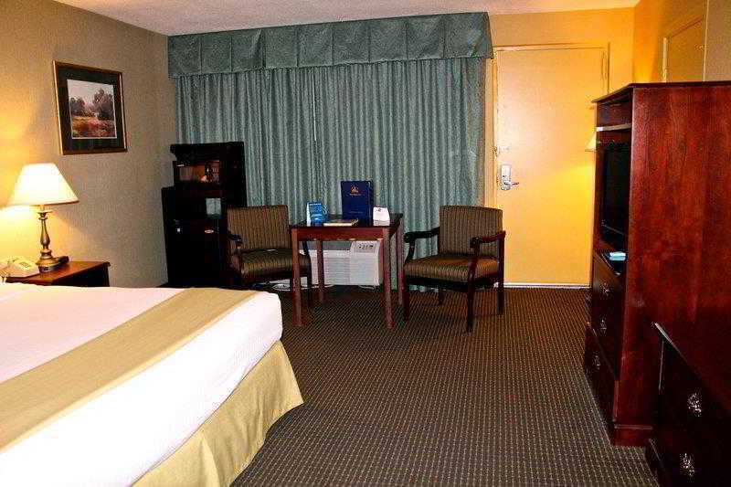 Clarion Inn Falls Church-Arlington Dış mekan fotoğraf