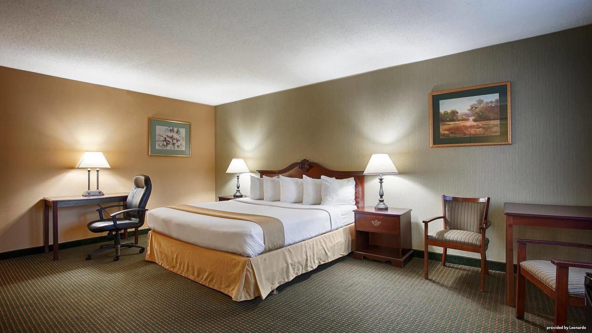 Clarion Inn Falls Church-Arlington Dış mekan fotoğraf