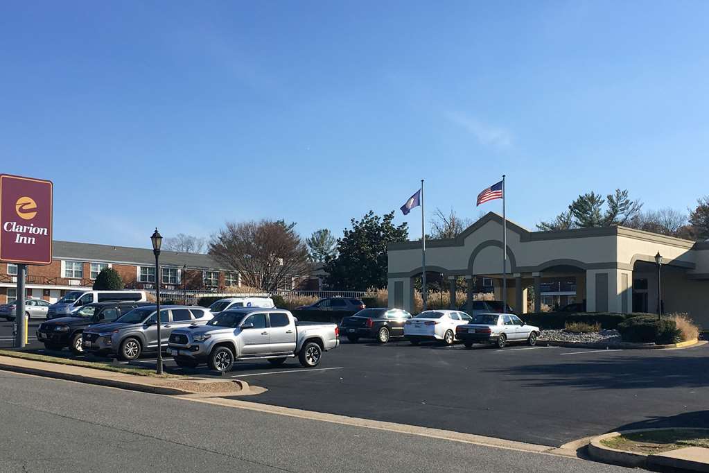 Clarion Inn Falls Church-Arlington Dış mekan fotoğraf